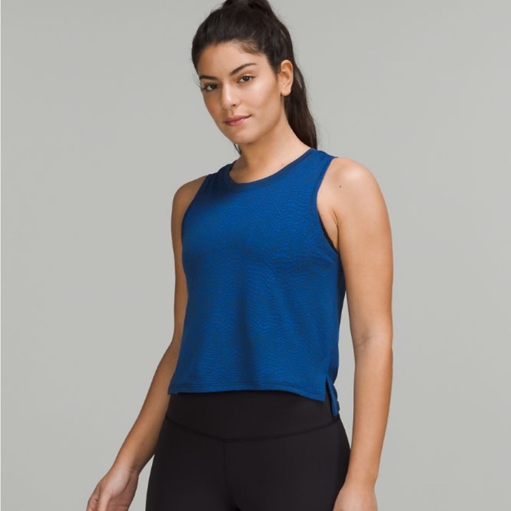 Lululemon cropped train to beTank Top